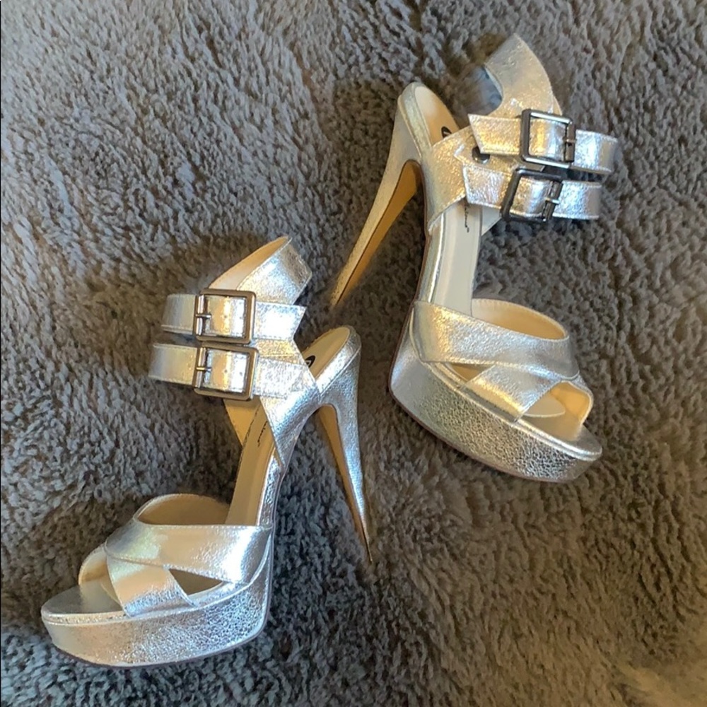 Michael Antonio Silver High Heels